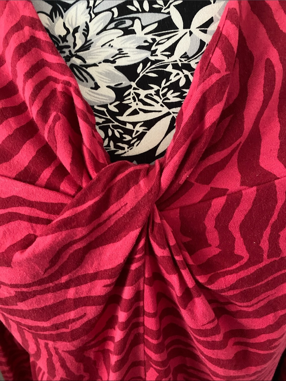 CAbi feline tee in long sleeve heavyweight fabric with front twist bustline - Picture 3 of 9